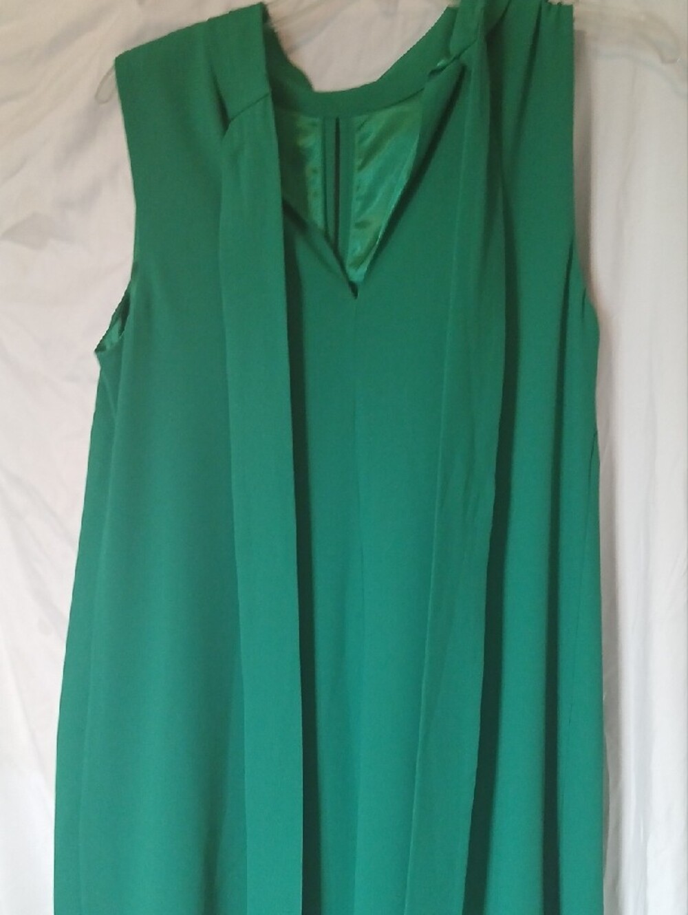 Sleeveless Emerald Pleated Mini Dress with Tie Neck - Picture 3 of 5